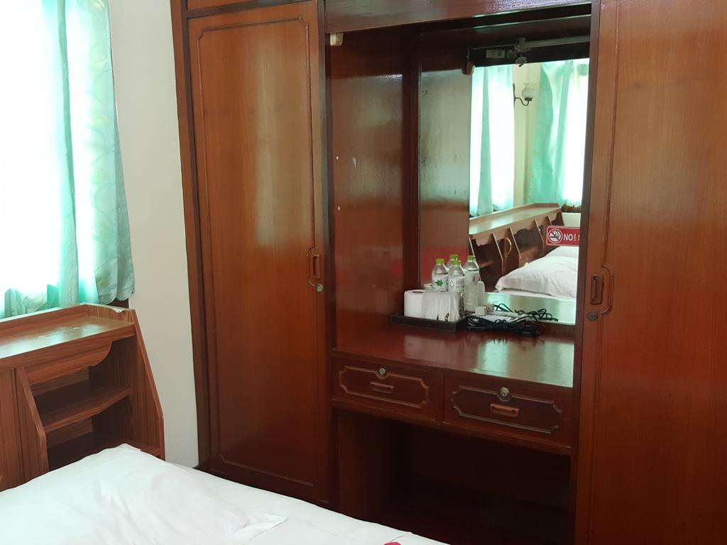 Emmanuel Guesthouse Prachuap Khiri Khan Extérieur photo