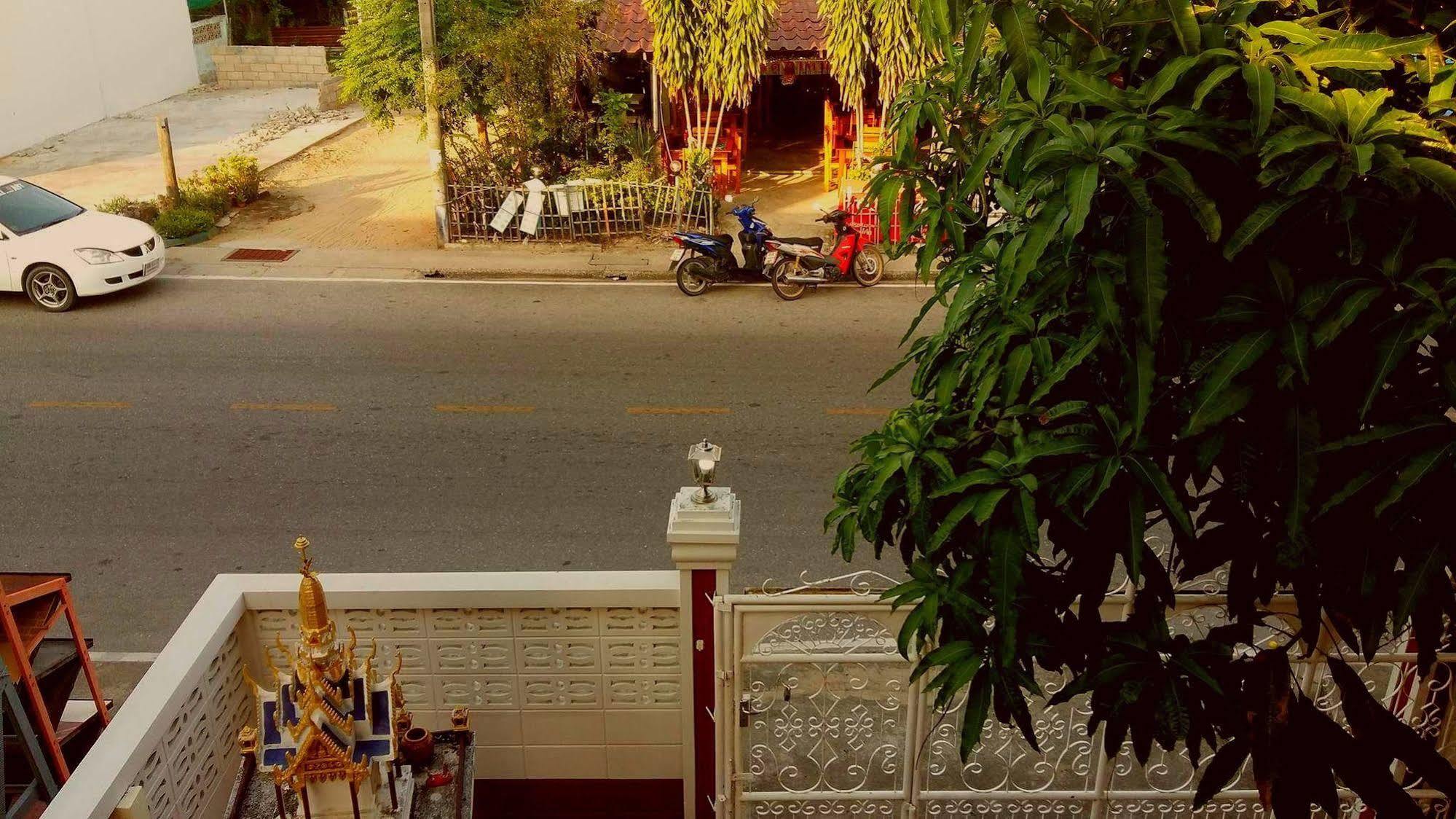 Emmanuel Guesthouse Prachuap Khiri Khan Extérieur photo